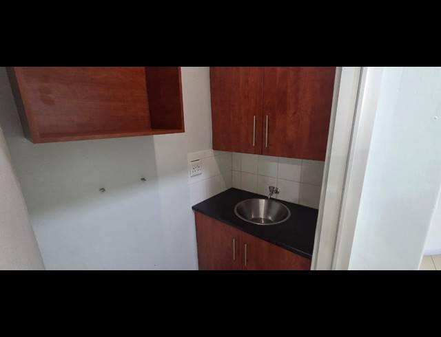 143M² OFFICE TO LET IN SONHEUWEL